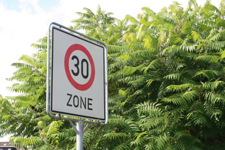 30代の肌荒れに効果的なスキンケア方法は？