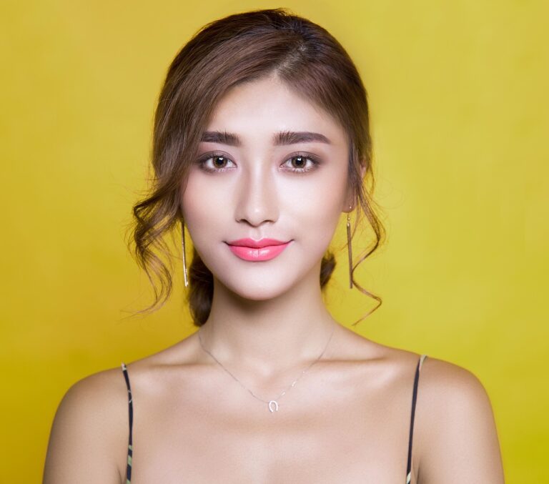 アラサー女子におすすめのスキンケアはどれが効果的？